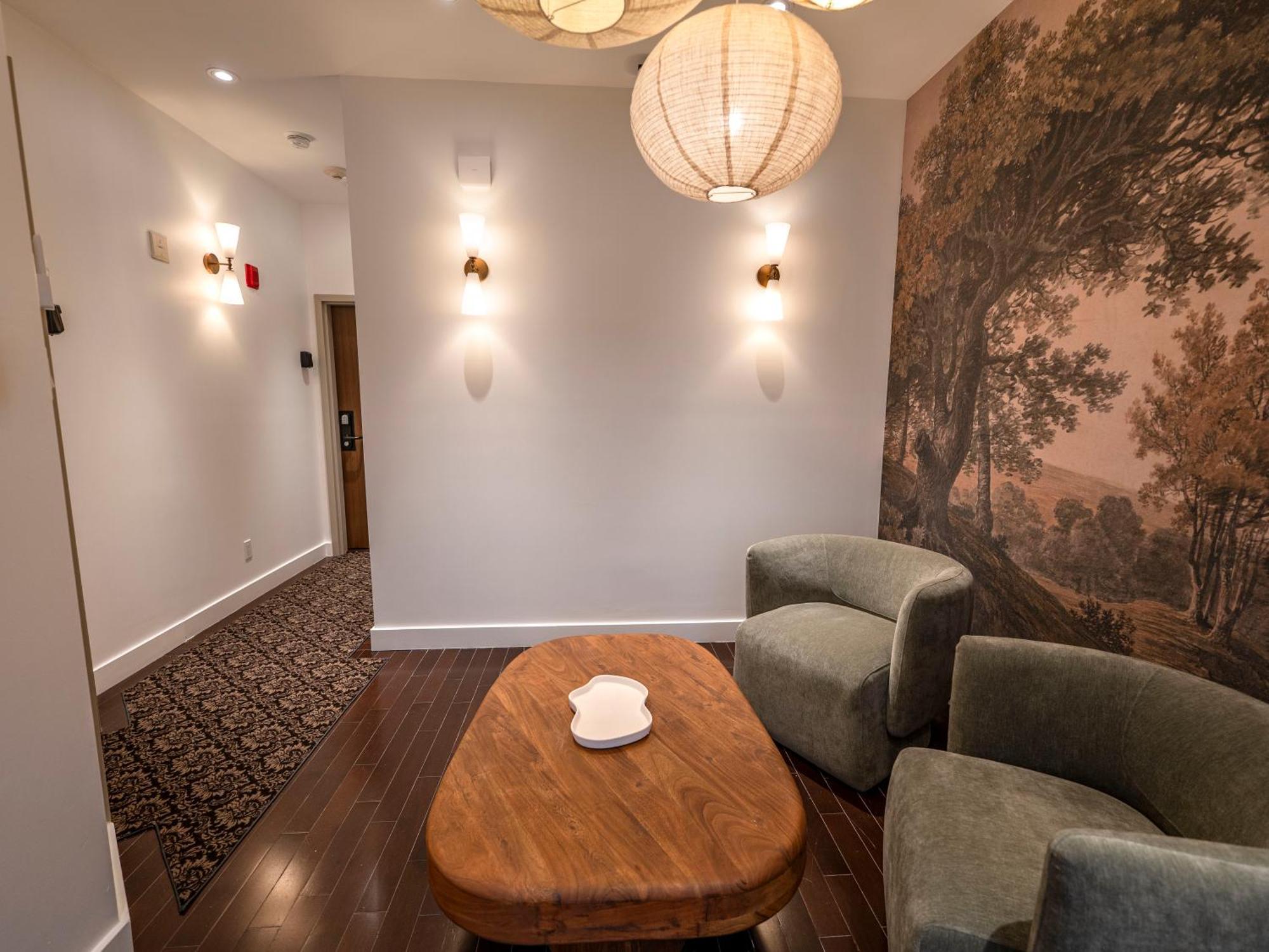 Self Check-In Boutique Hotel - Quartier Latin - Room 201 Монреаль Екстер'єр фото