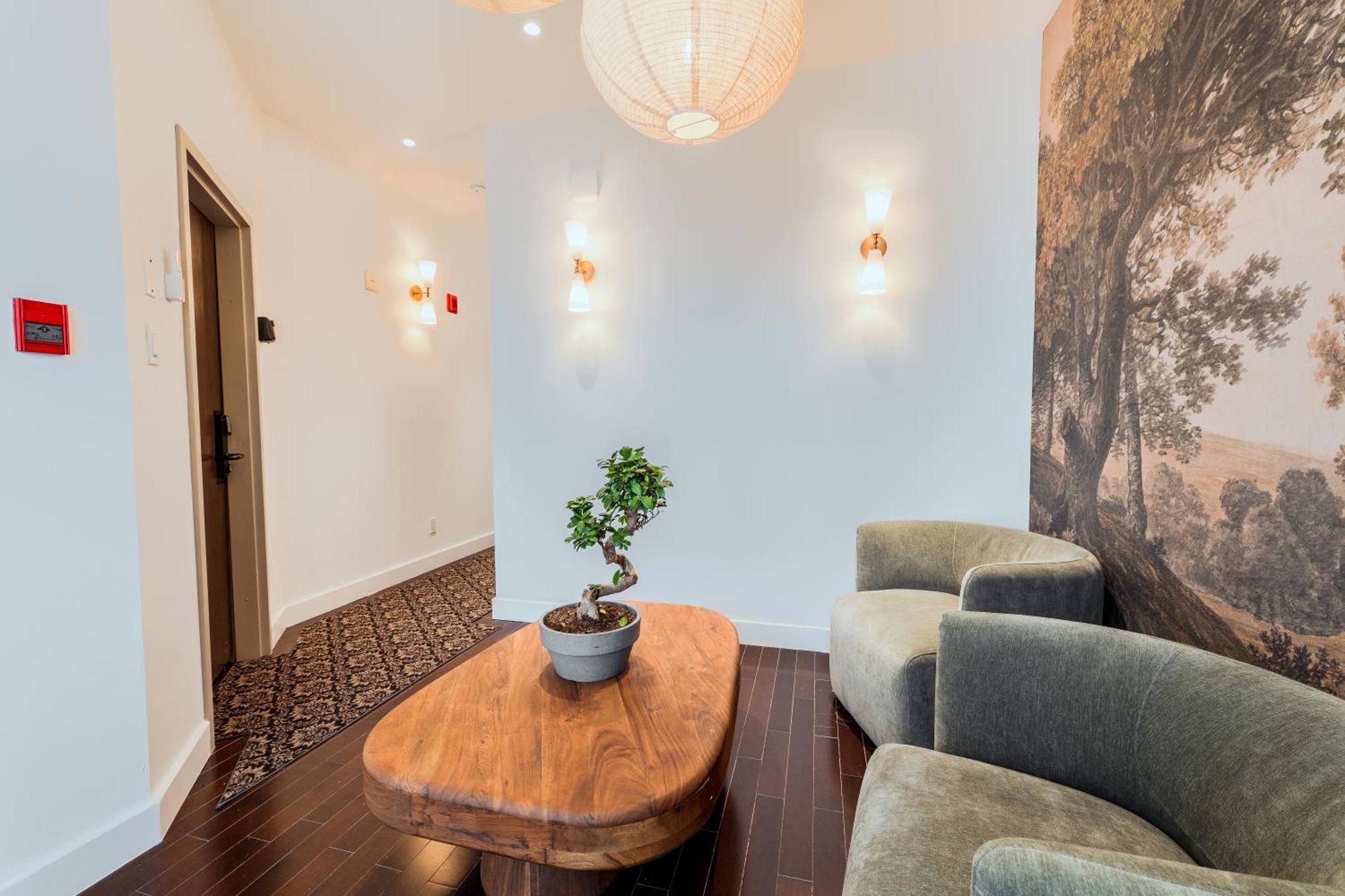 Self Check-In Boutique Hotel - Quartier Latin - Room 201 Монреаль Екстер'єр фото