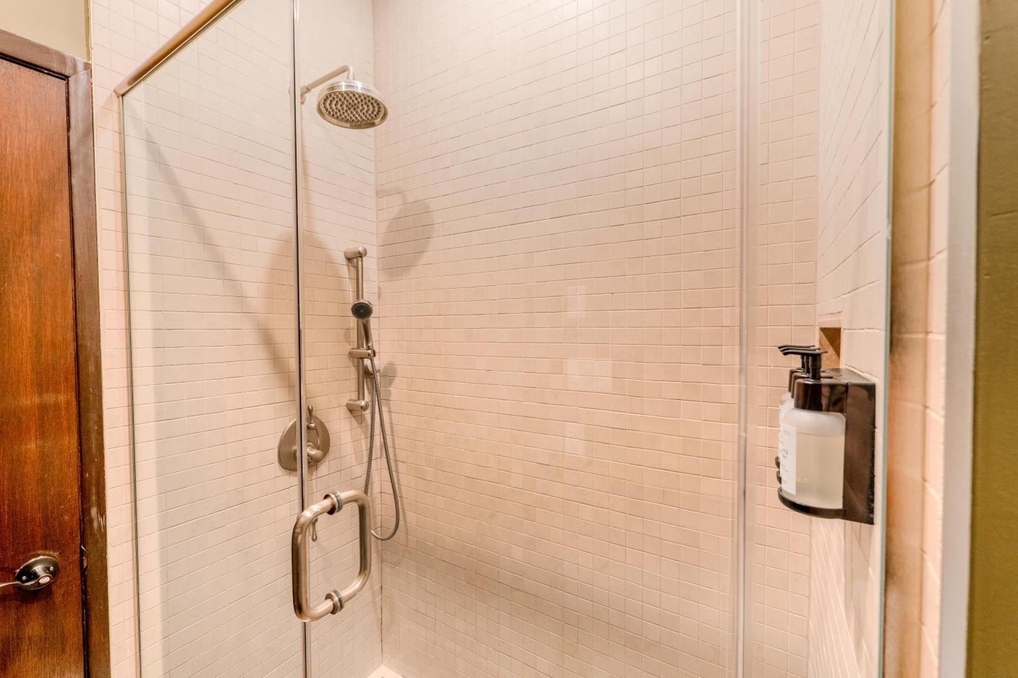 Self Check-In Boutique Hotel - Quartier Latin - Room 201 Монреаль Екстер'єр фото